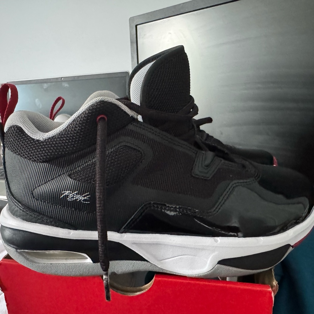 Jordan Stay Loyal 3s